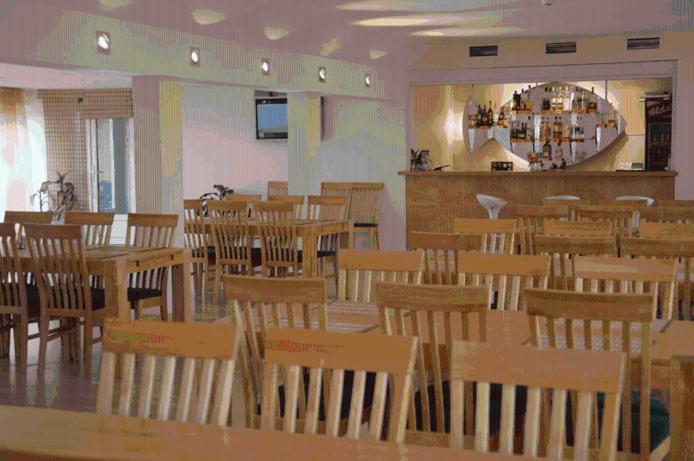 Atputas Komplekss Lilaste Esterno foto