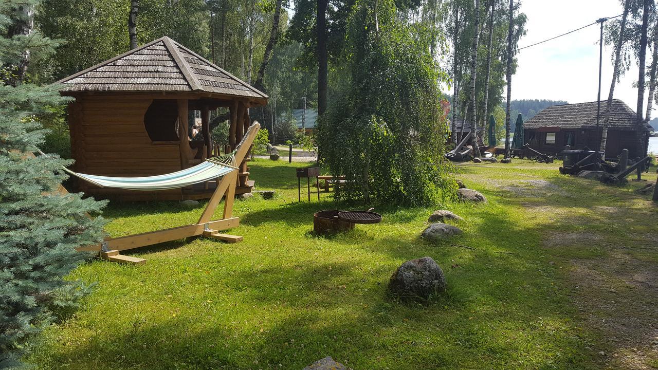 Atputas Komplekss Lilaste Esterno foto